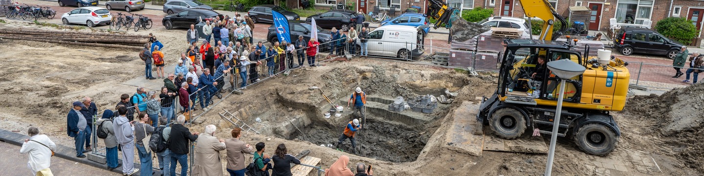 De opgraving van de Romeinse weg in de Frederik van Eedenlaan trok veel aandacht.